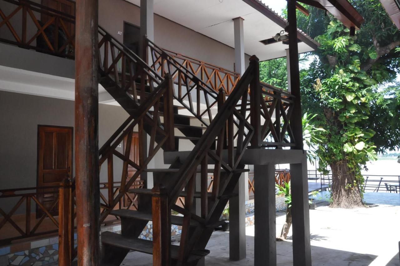 Pilgrim's Kitchen&Inn Savannakhet Exterior foto