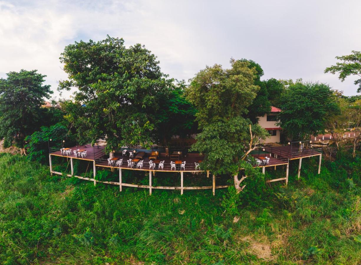 Pilgrim's Kitchen&Inn Savannakhet Exterior foto