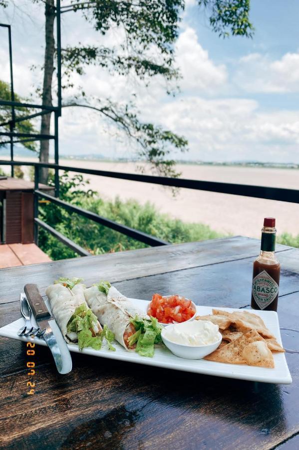 Pilgrim's Kitchen&Inn Savannakhet Exterior foto