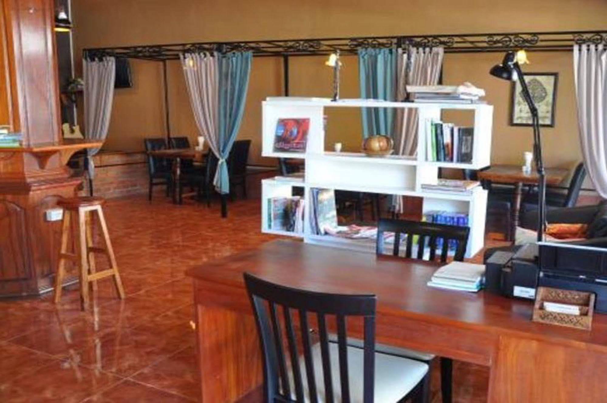 Pilgrim's Kitchen&Inn Savannakhet Exterior foto