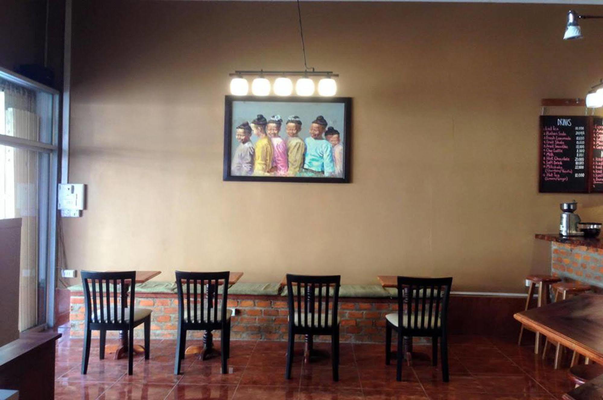 Pilgrim's Kitchen&Inn Savannakhet Exterior foto