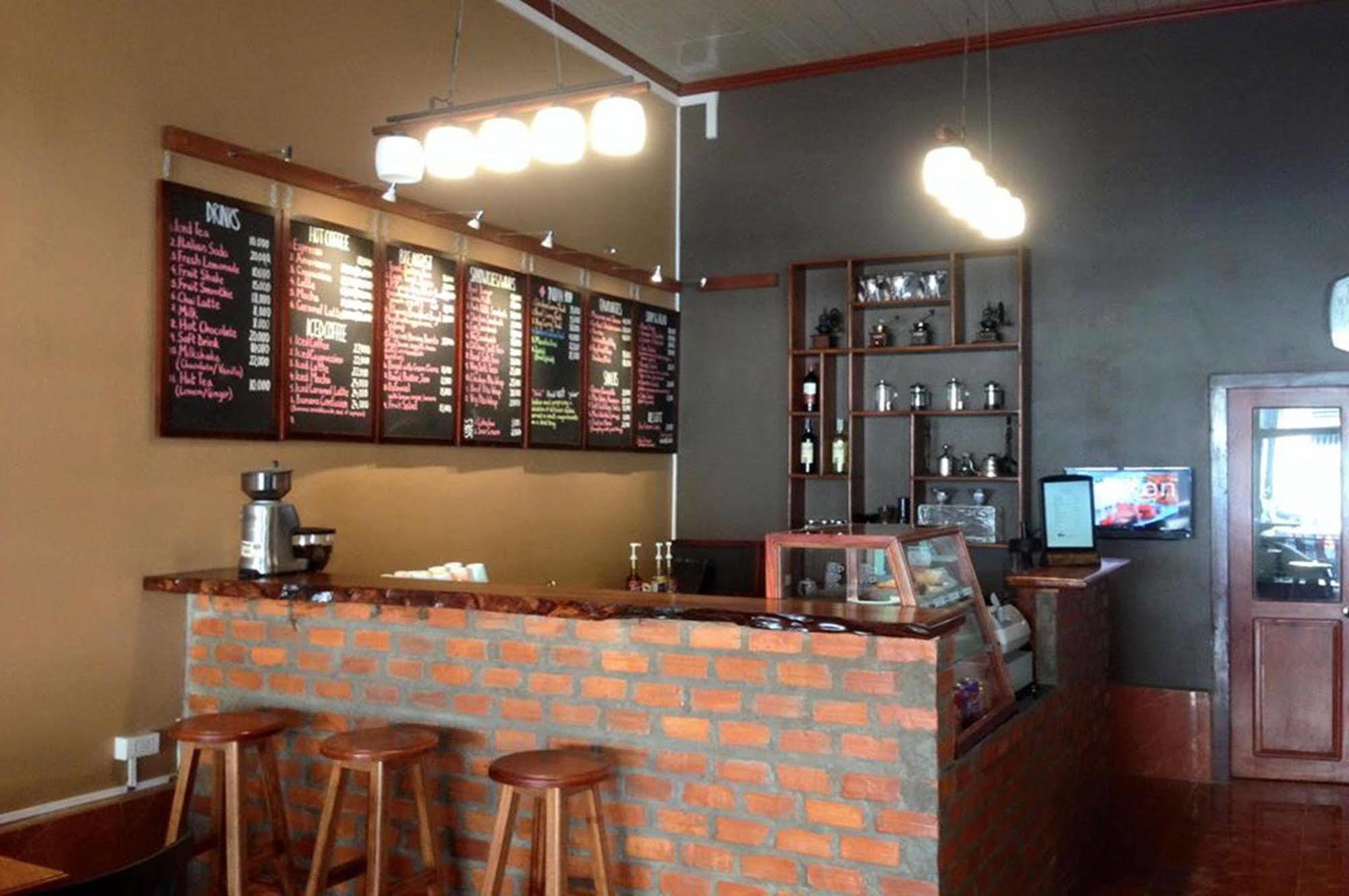 Pilgrim's Kitchen&Inn Savannakhet Exterior foto